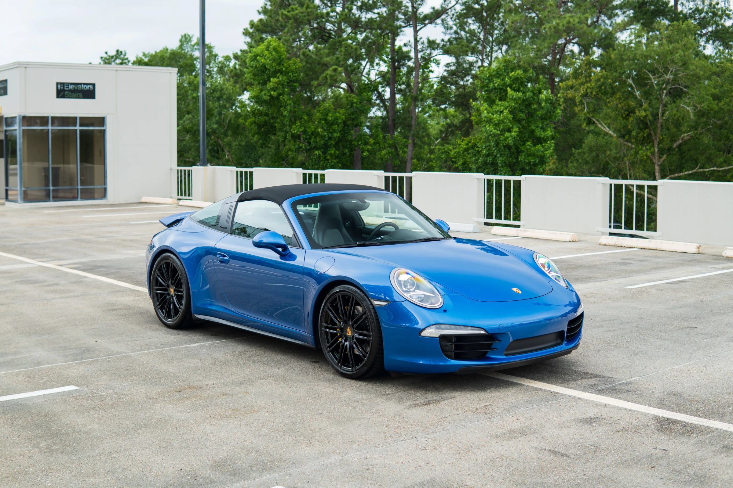 Used 2015 Porsche 911 Targa 4S w/ Sport Chrono Package AWD/4WD image 13
