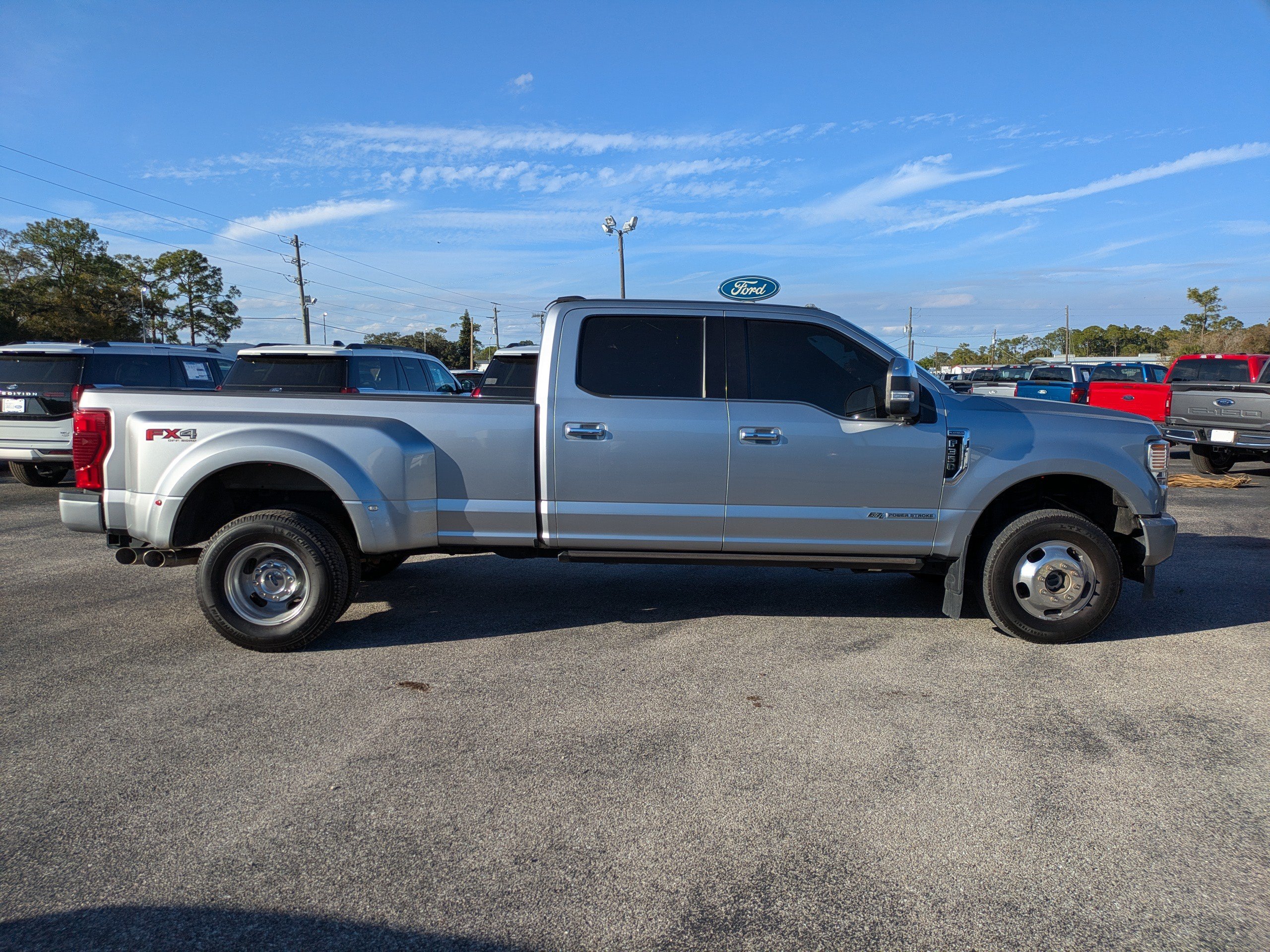 Used 2022 Ford F350 Platinum AWD/4WD image 3
