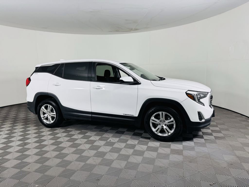 Used 2020 GMC Terrain SLE image 2