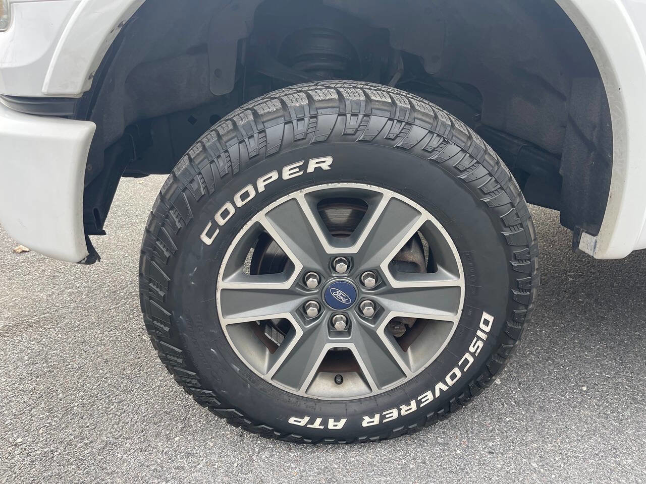 Used 2015 Ford F150 Lariat w/ Equipment Group 501A Mid AWD/4WD image 12