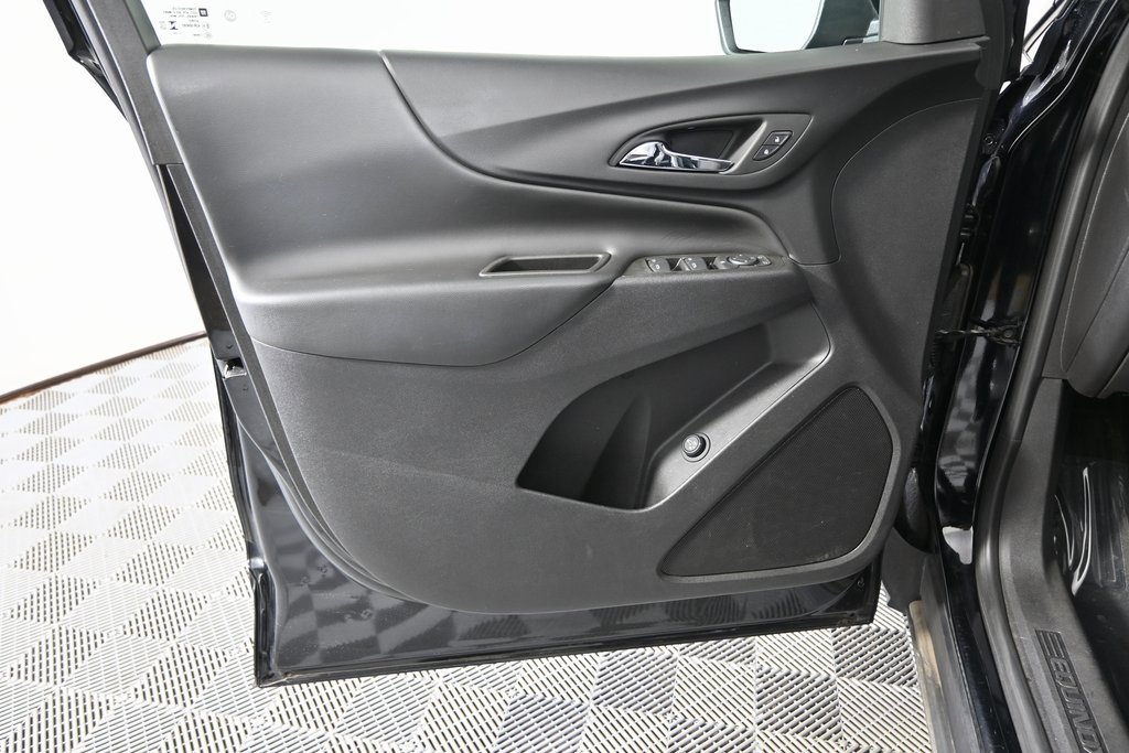 Used 2023 Chevrolet Equinox LT image 19
