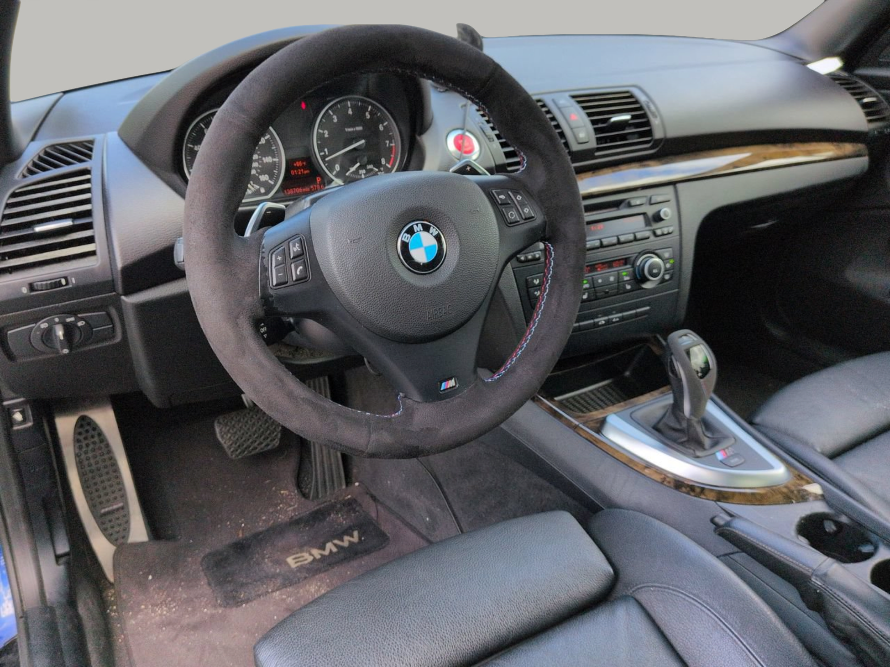 Used 2011 BMW 135i Convertible w/ Premium Pkg RWD image 21