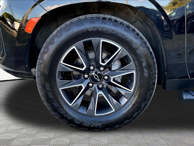 Used 2021 Chevrolet Tahoe Z71 w/ Z71 Off-Road Package AWD/4WD image 34