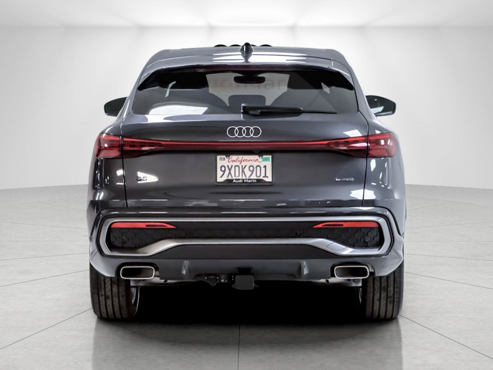 Used 2025 Audi Q5 Premium Plus w/ Premium Plus AWD/4WD image 4