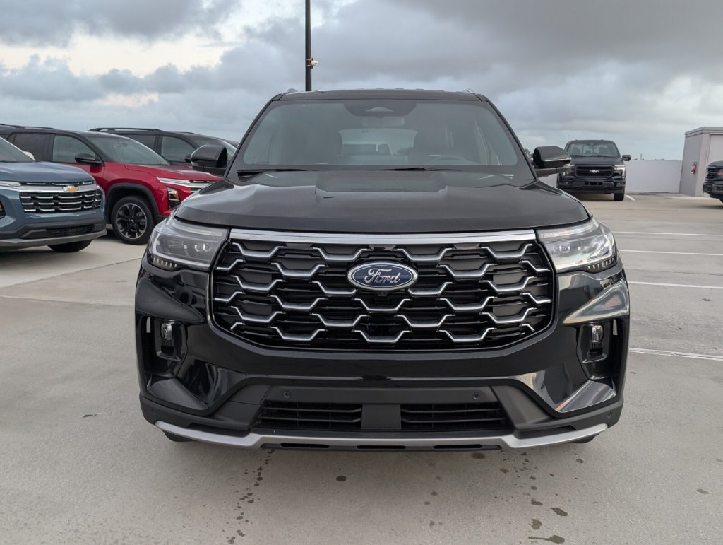 New 2026 Ford Explorer Platinum RWD image 2