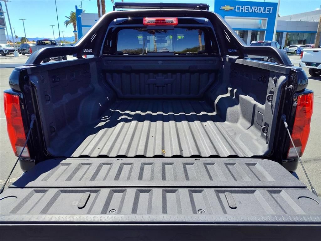 Used 2025 Chevrolet Colorado Trail Boss w/ Midnight Edition AWD/4WD image 13