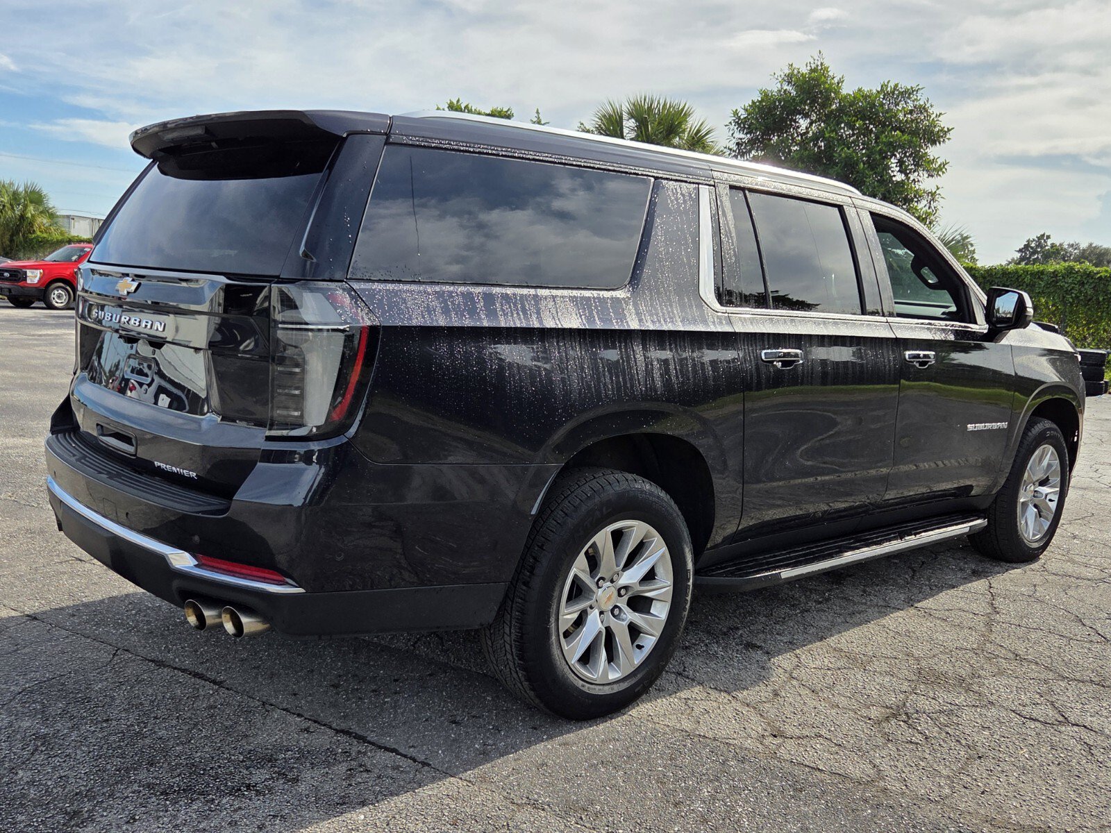 Used 2026 Chevrolet Suburban Premier AWD/4WD image 5