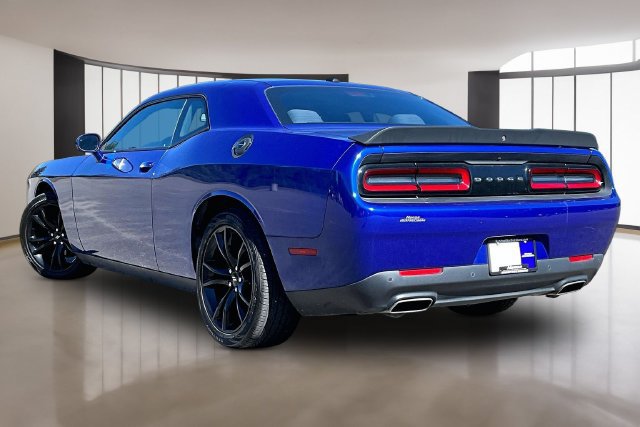 Used 2018 Dodge Challenger SXT w/ Blacktop Package RWD image 4
