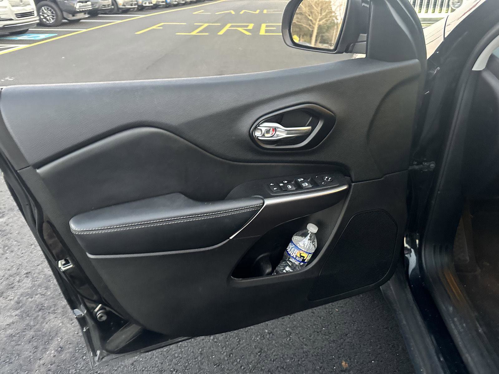 Used 2021 Jeep Cherokee Latitude Lux image 9