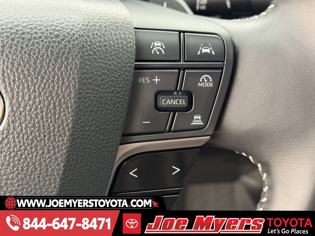 Used 2025 Toyota Camry SE image 23