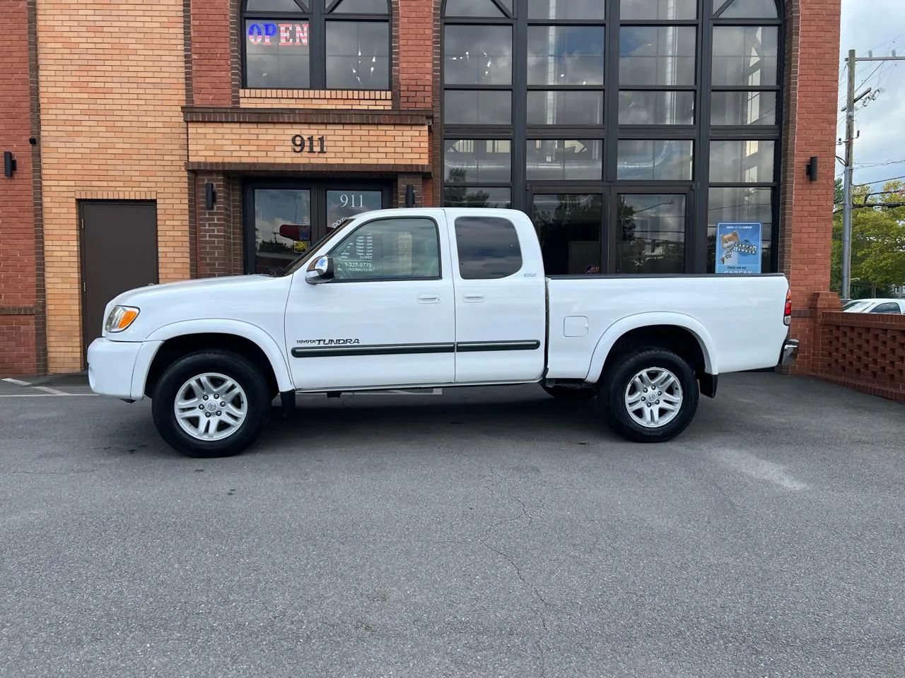 Used 2004 Toyota Tundra SR5 AWD/4WD image 4