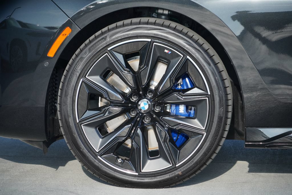 New 2026 BMW 740i w/ Premium Package RWD image 5
