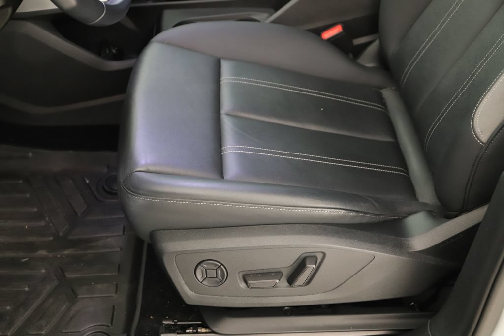 Certified 2023 Audi Q4 e-tron Premium Plus w/ Premium Plus AWD/4WD image 26