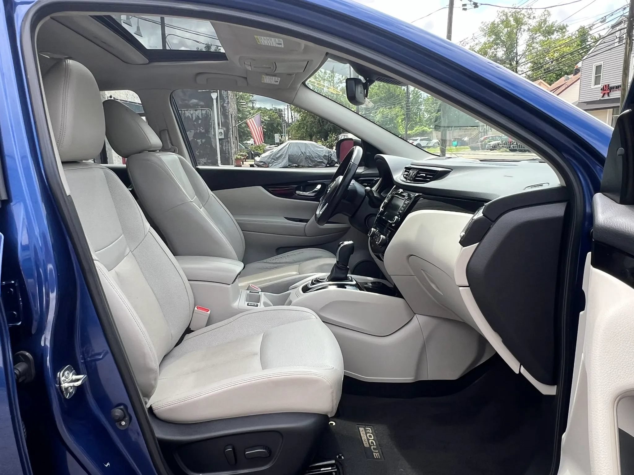 Used 2022 Nissan Rogue Sport SL w/ Premium Package AWD/4WD image 32