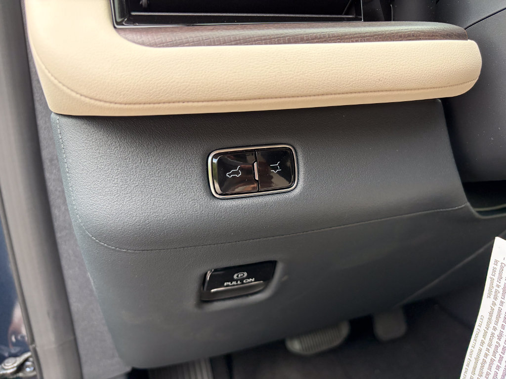 New 2027 Lincoln Navigator Reserve AWD/4WD image 14
