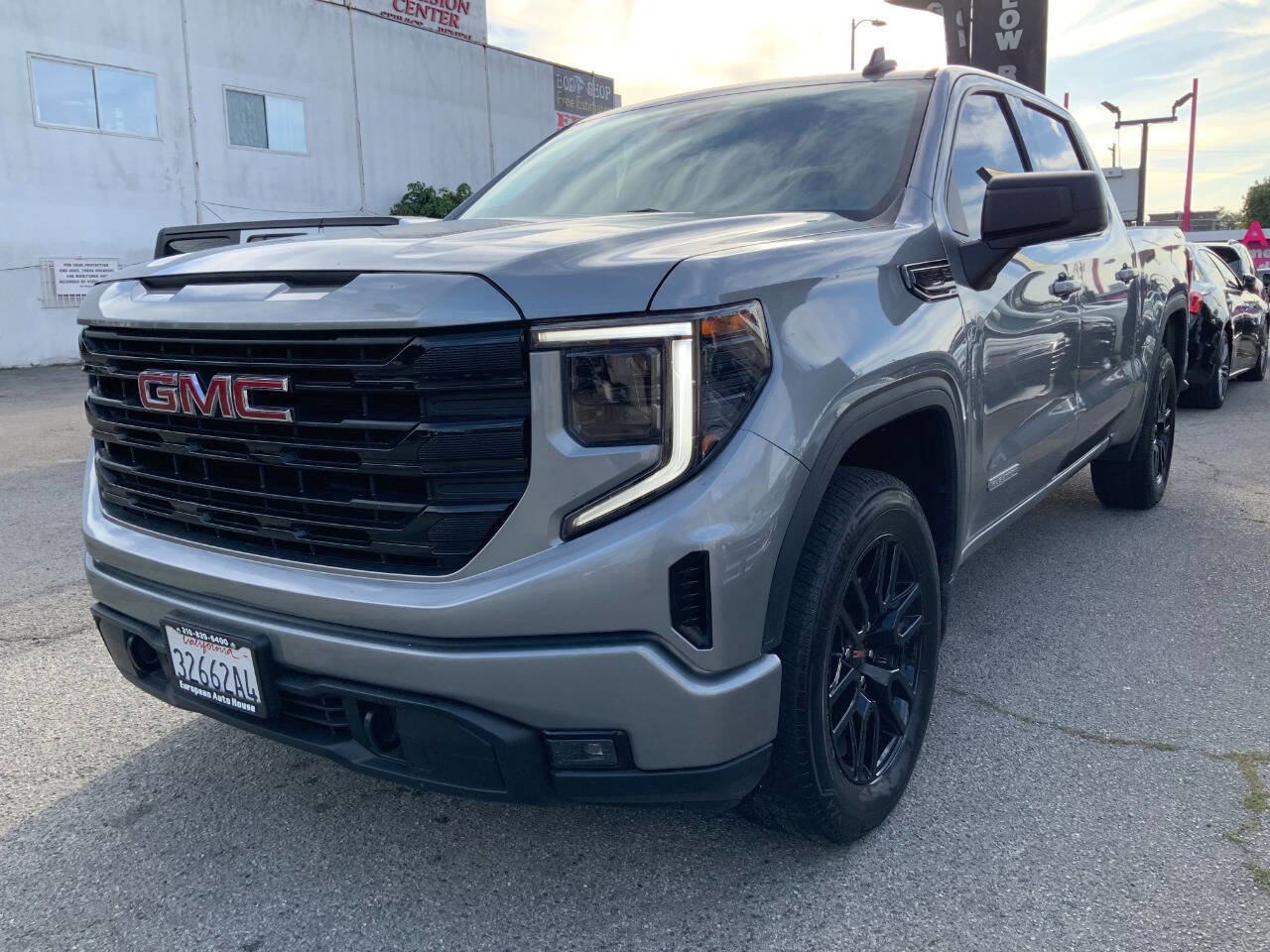 Used 2024 GMC Sierra 1500 Elevation AWD/4WD image 9