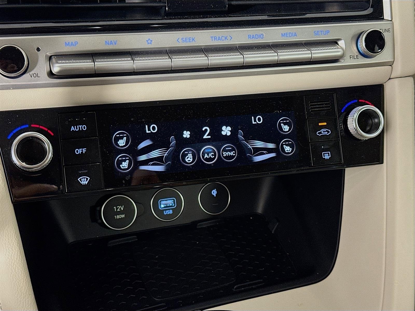 Used 2026 Genesis G70 2.5T Prestige image 18