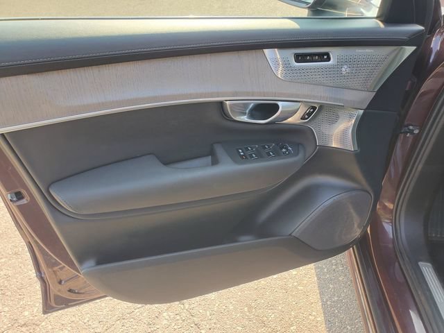 Certified 2025 Volvo XC90 B6 Ultra w/ Protection Package AWD/4WD image 10
