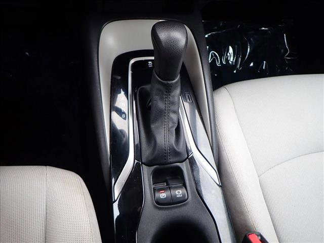 Used 2022 Toyota Corolla LE FWD image 16