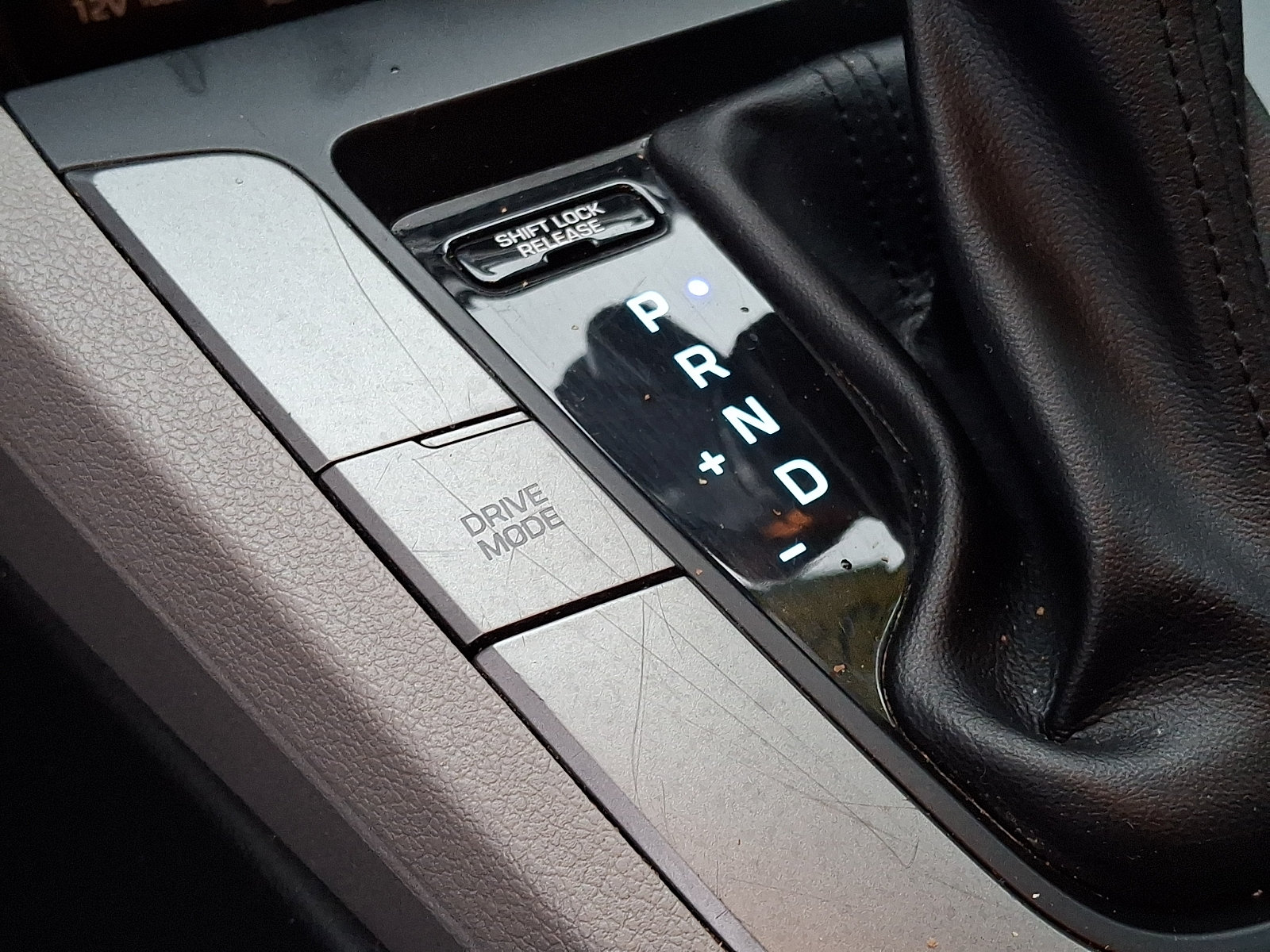 Used 2018 Hyundai Elantra SEL FWD image 25