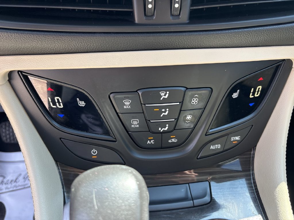 Used 2020 Buick Envision Premium w/ LPO, Cargo Package AWD/4WD image 25
