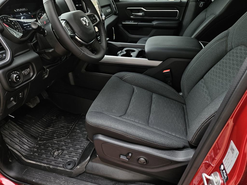 New 2026 RAM 1500 4x4 Crew Cab image 13