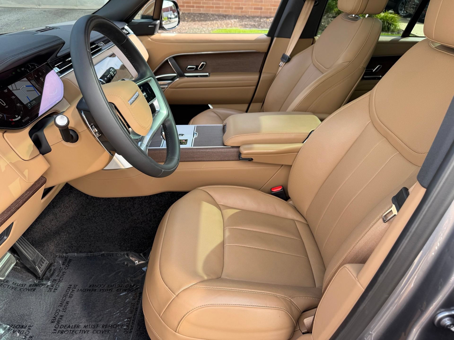 Used 2025 Land Rover Range Rover SE AWD/4WD image 21