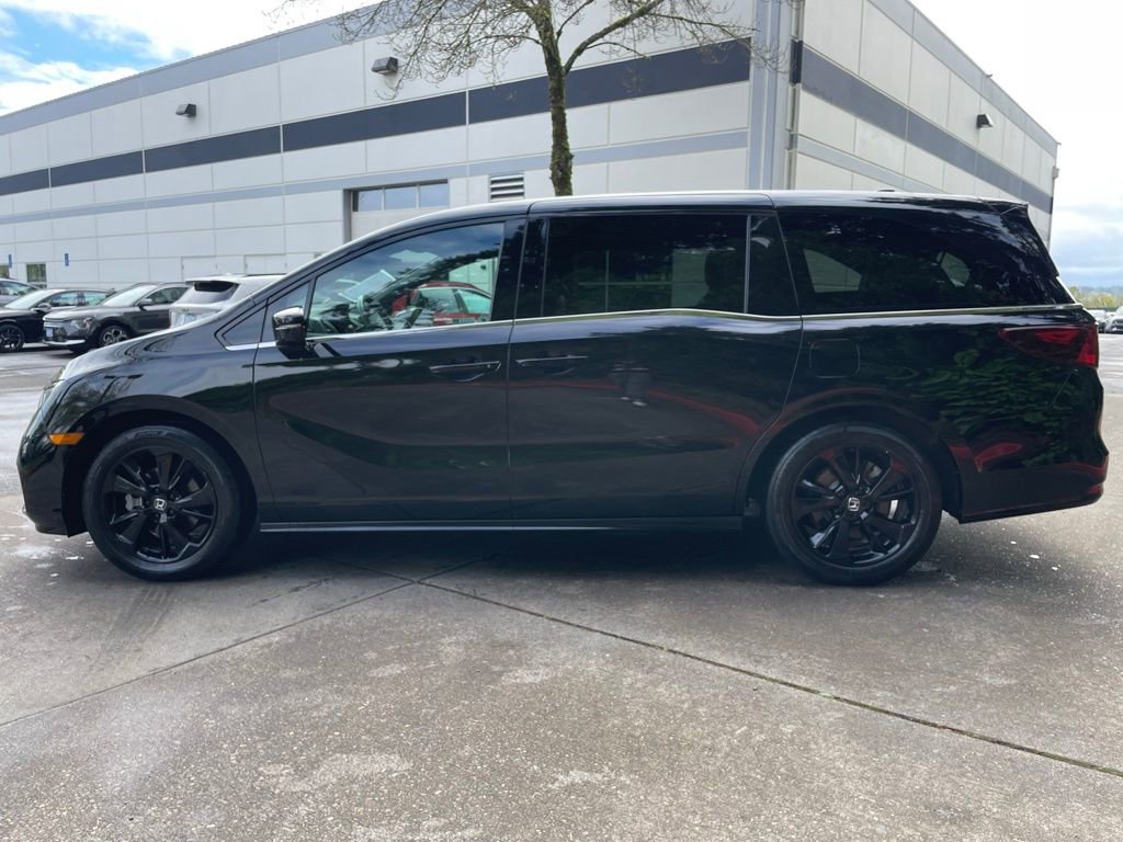 Used 2023 Honda Odyssey Sport image 7