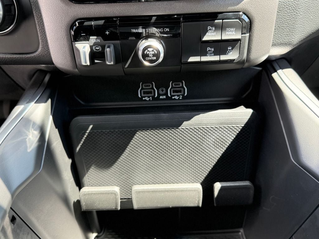 New 2026 RAM 1500 Express AWD/4WD image 28