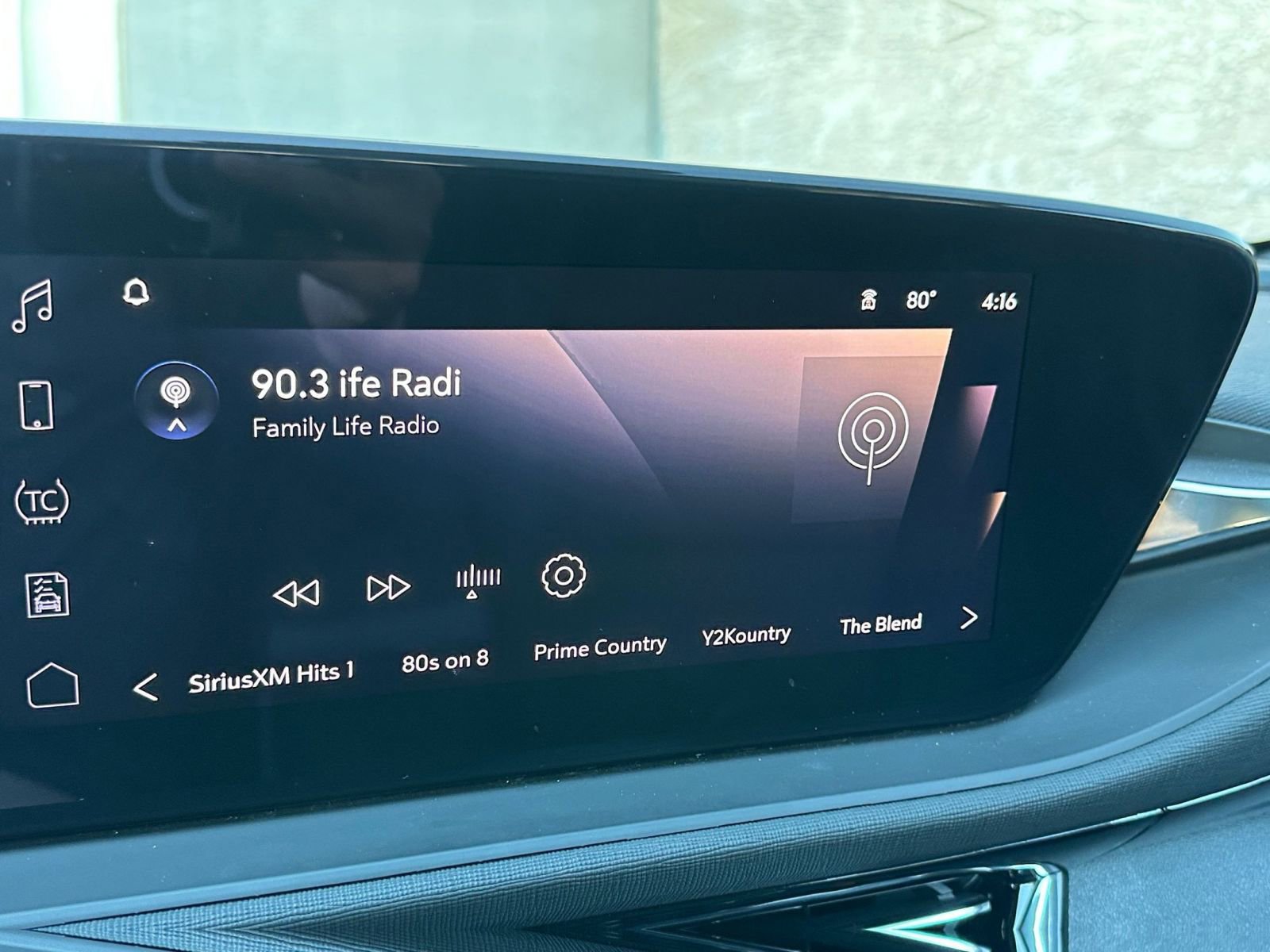 Used 2025 Buick Envista Sport Touring image 21