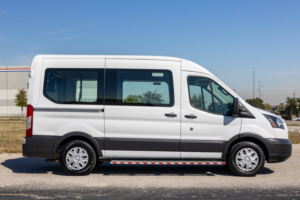 Used 2018 Ford Transit 150 XL RWD image 8