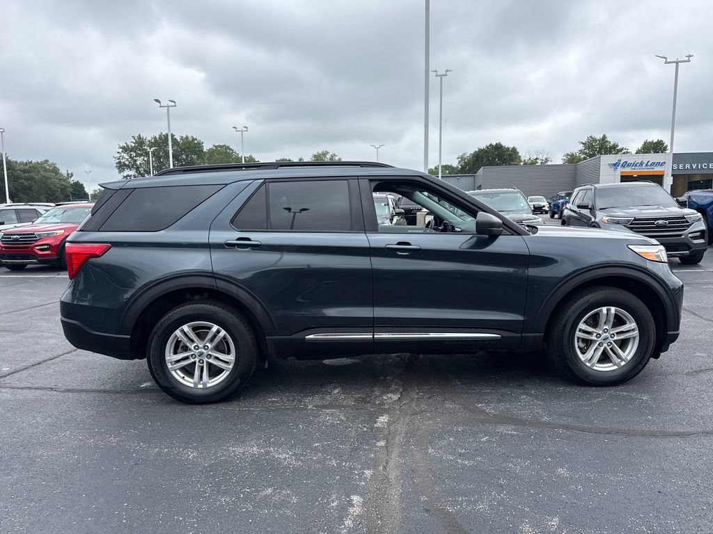Used 2024 Ford Explorer XLT w/ Equipment Group 202A AWD/4WD image 6