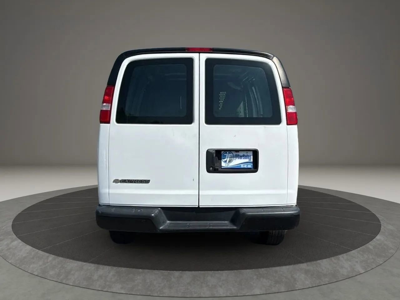 Used 2021 Chevrolet Express 2500 w/ Driver Convenience Package image 5