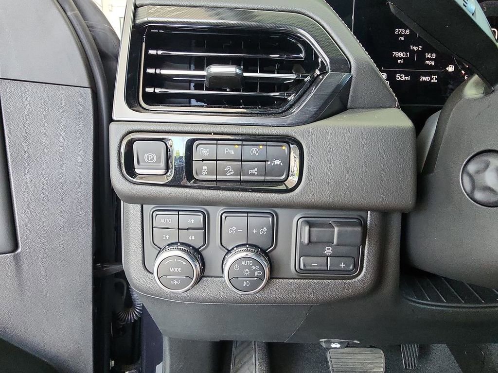 Certified 2025 GMC Yukon XL AT4 w/ AT4 Premium Plus Package image 18