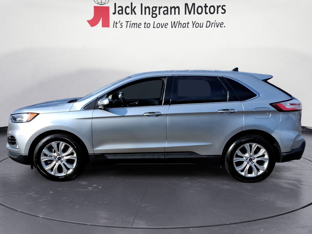 Used 2022 Ford Edge Titanium w/ Equipment Group 301A AWD/4WD image 2