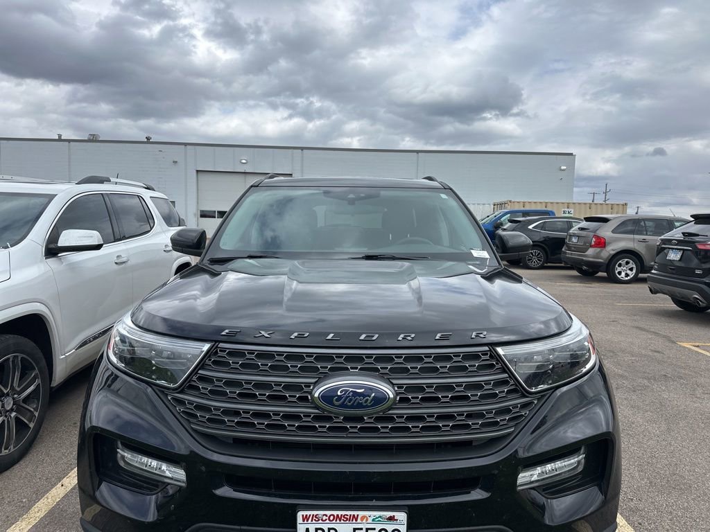 Used 2022 Ford Explorer XLT w/ Equipment Group 202A AWD/4WD image 20