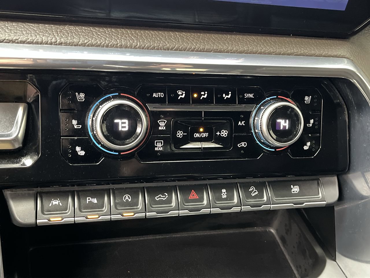 Used 2024 GMC Sierra 1500 Denali AWD/4WD image 24