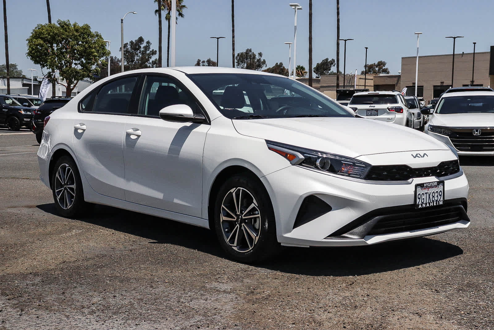 Used 2023 Kia Forte LXS w/ LXS Technology Package FWD image 3