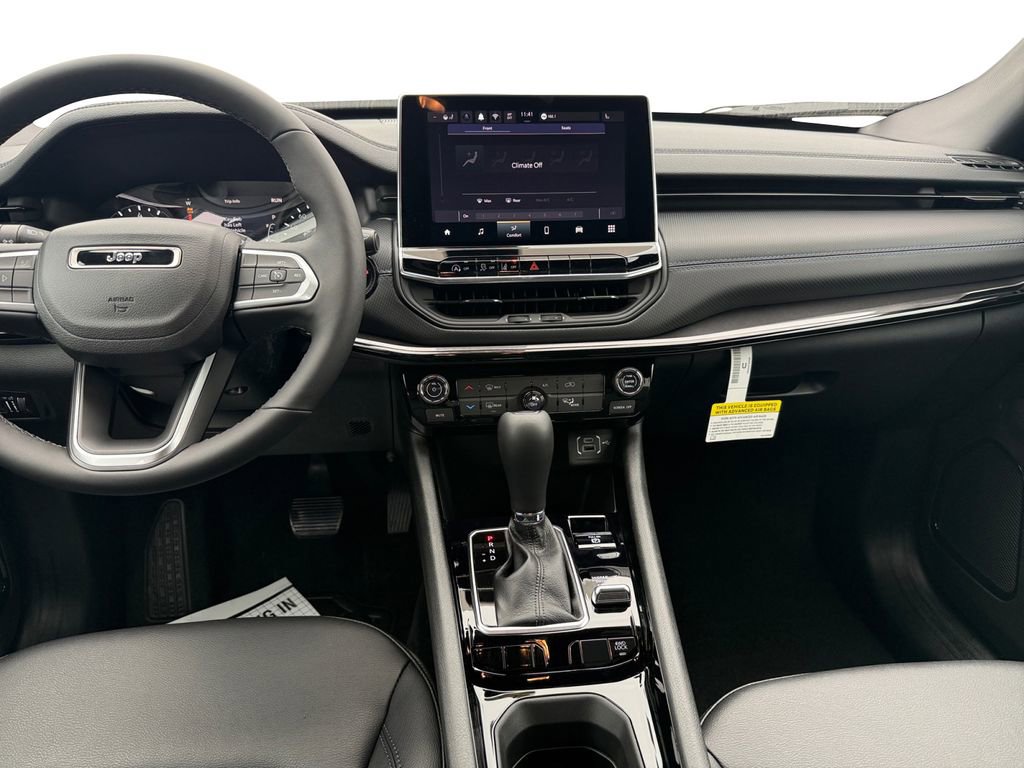 New 2026 Jeep Compass Latitude image 11