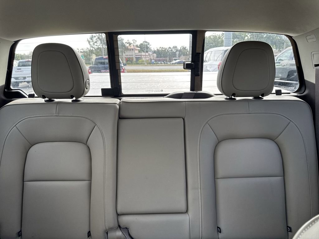 Used 2017 GMC Canyon SLT w/ Driver Alert Package image 13