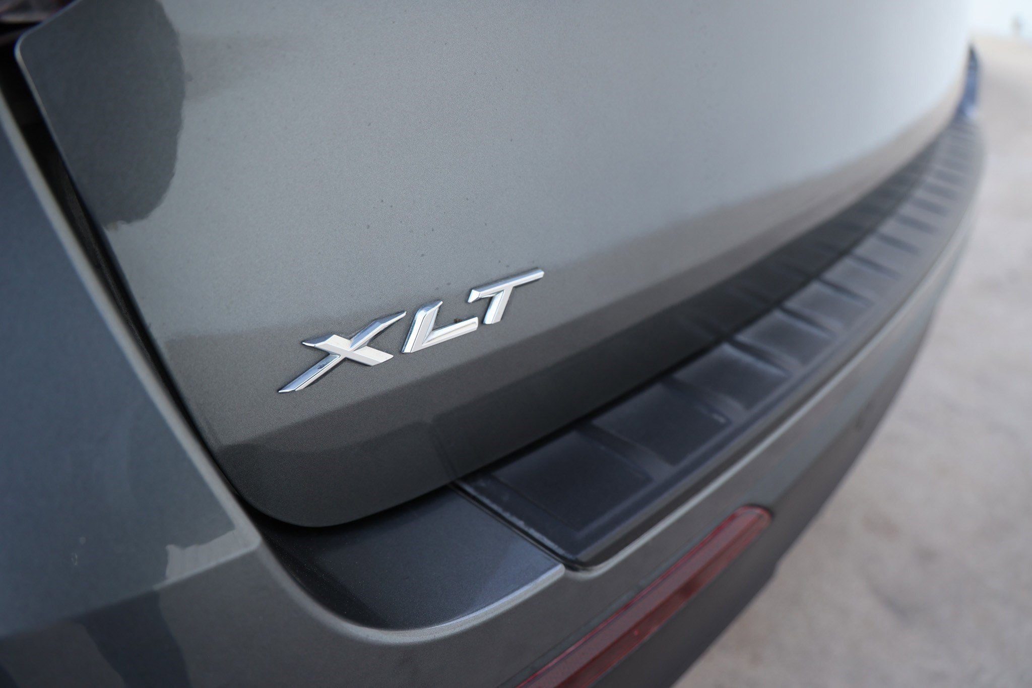 Used 2023 Ford Explorer XLT image 12