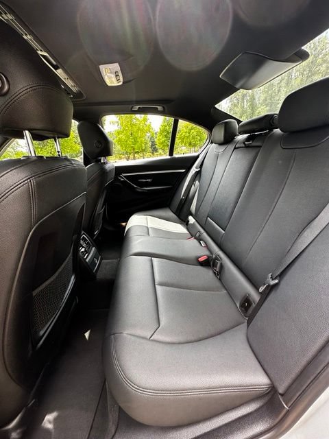 Used 2018 BMW 328d Sedan w/ Premium Package RWD image 15