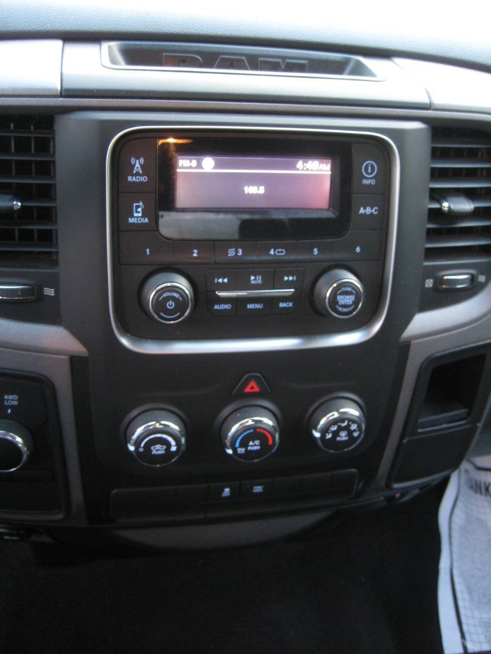 Used 2018 RAM 1500 ST w/ SXT Appearance Group AWD/4WD image 23