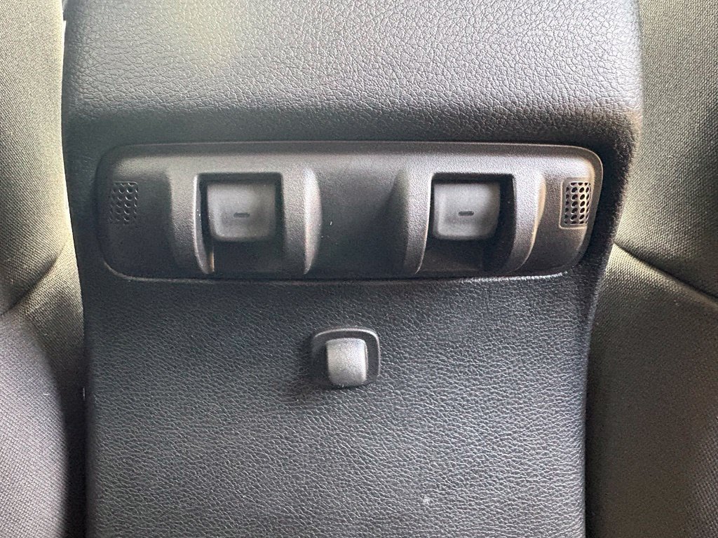 Used 2017 Jeep Wrangler Unlimited Sahara AWD/4WD image 37