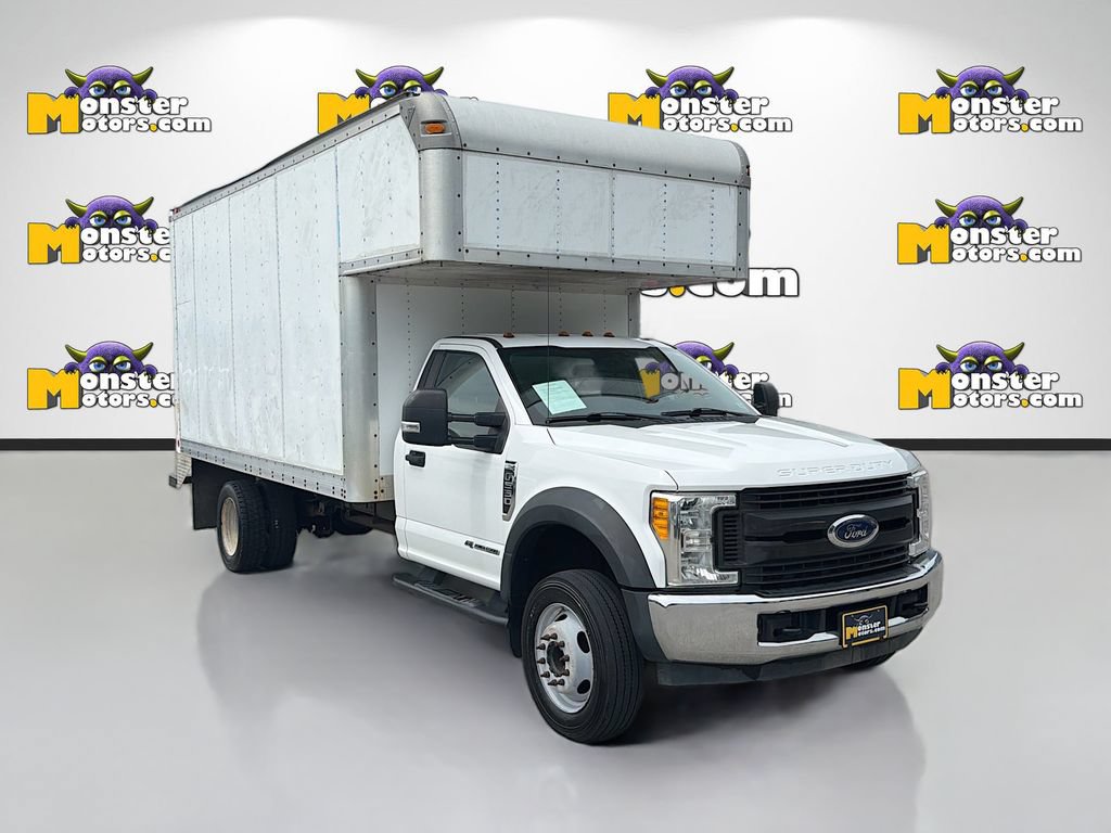 Used 2017 Ford F550 2WD Regular Cab Super Duty image 3