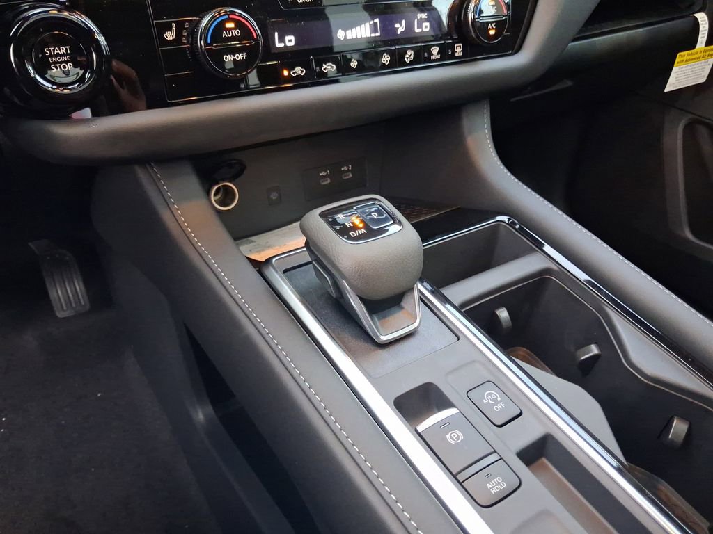 New 2026 Nissan Pathfinder SL w/ SL Premium Package FWD image 10