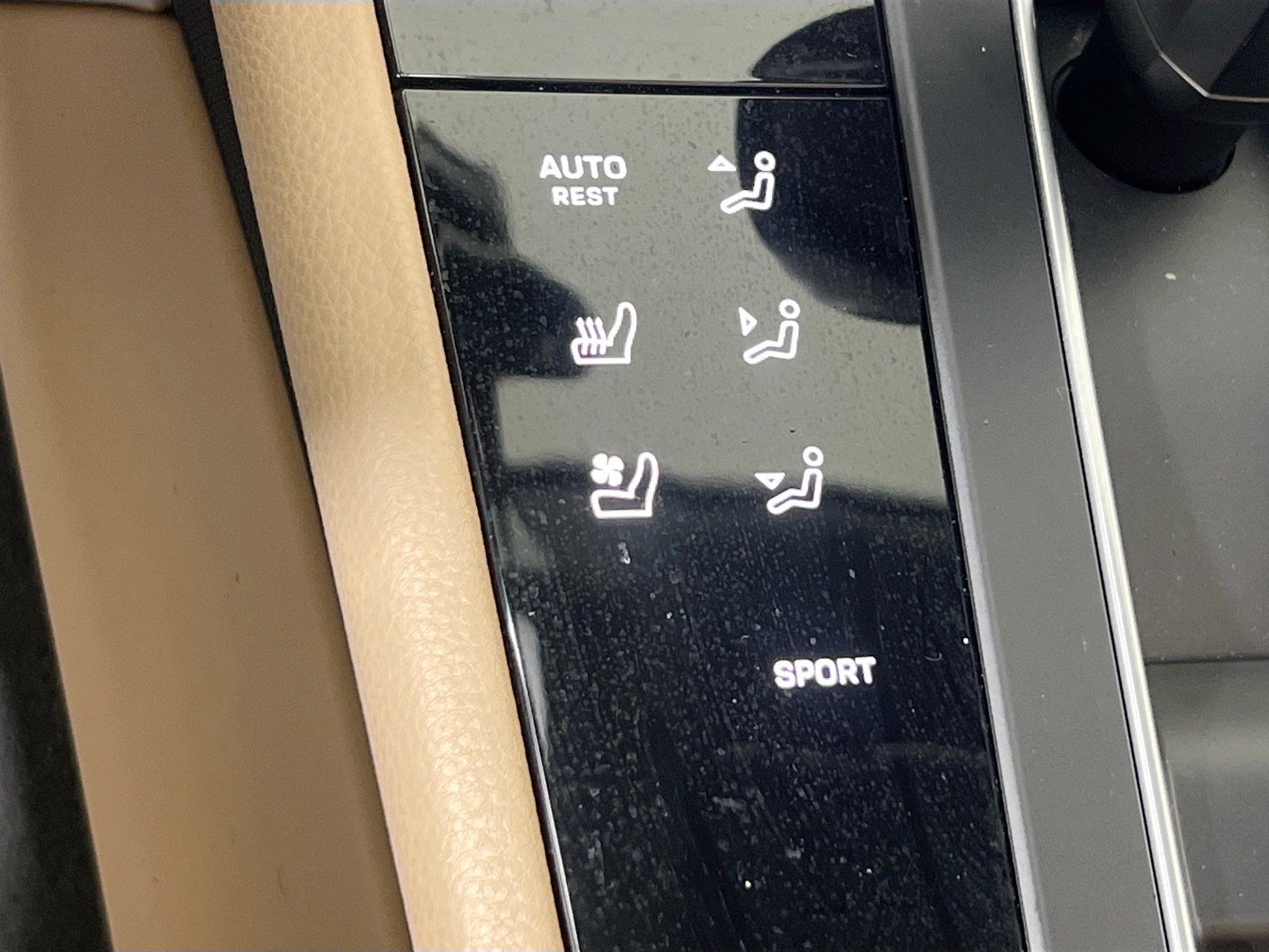 Used 2022 Porsche Macan image 21