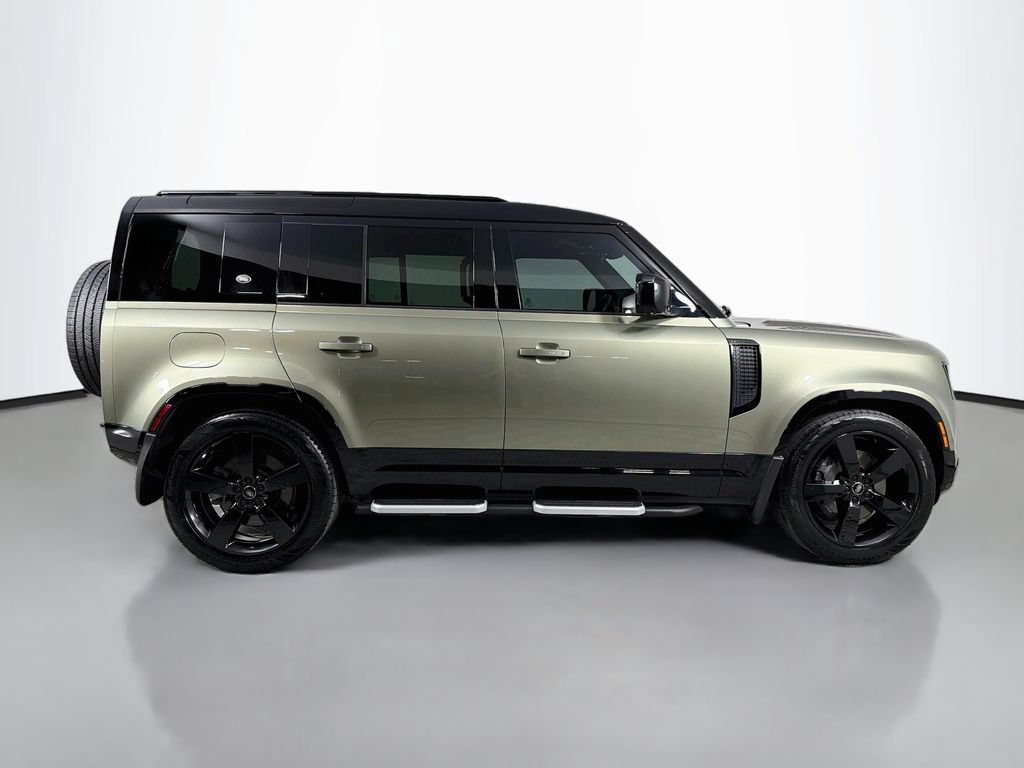 Used 2023 Land Rover Defender 110 X-Dynamic SE AWD/4WD image 4