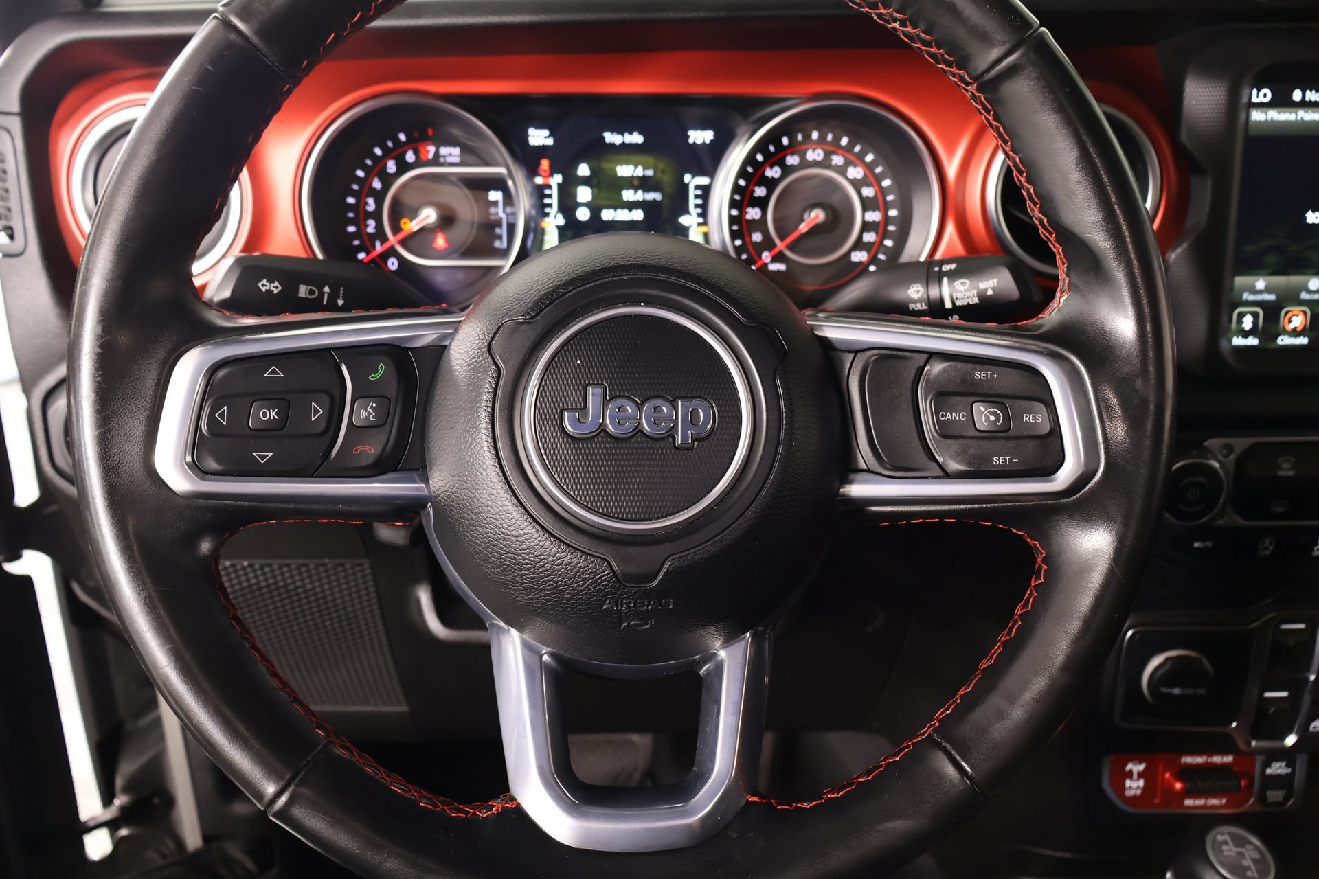 Used 2021 Jeep Gladiator Rubicon AWD/4WD image 3