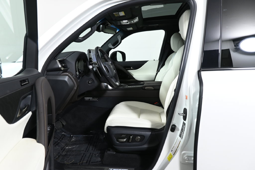 Used 2024 Lexus LX 600 4WD w/ Appearance Package image 3